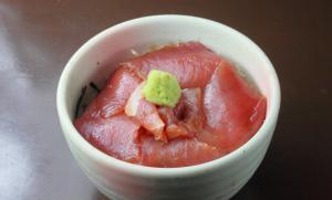美味しく食べるには理屈はいらない…マグロ鉄火丼