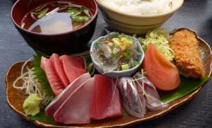 漁師が営業に張り切ります。湘南・平塚漁港