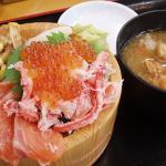 血糖値を抑えるには魚は米より先に食べるべし
